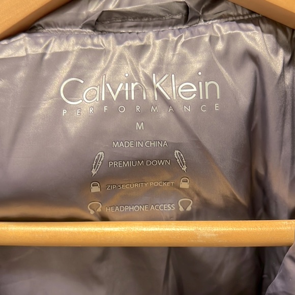 NWOT Calvin Klein Performance Puffer Vest - Picture 9 of 14